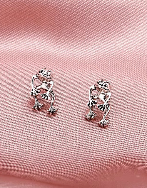 Load image into Gallery viewer, Gothic Green Frog Earrings for Women Girls Fashion Vintage Piercing Ear Studs Aesthetics Y2K Jewelry Accessories Wholesale
